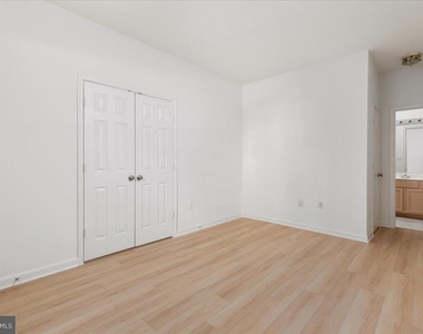2536 Logan Wood Drive - Photo Thumbnail 13
