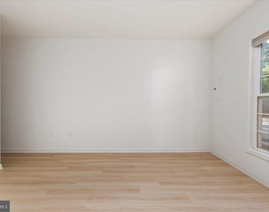 2536 Logan Wood Drive - Photo Thumbnail 12