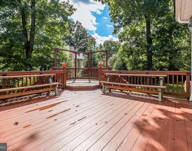 8113 Carlyle Place - Photo Thumbnail 28