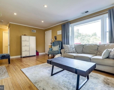 8113 Carlyle Place - Photo Thumbnail 6