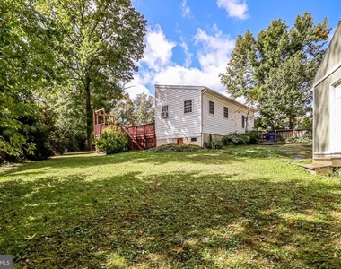8113 Carlyle Place - Photo Thumbnail 32