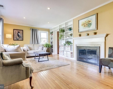 8113 Carlyle Place - Photo Thumbnail 4