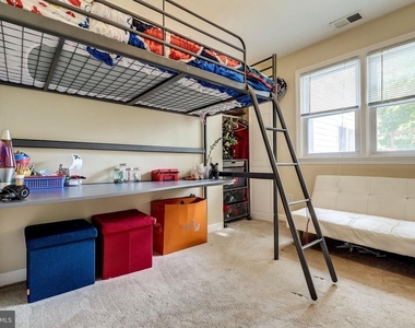 8113 Carlyle Place - Photo Thumbnail 7