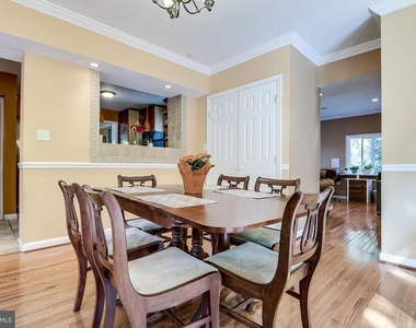 8113 Carlyle Place - Photo Thumbnail 17