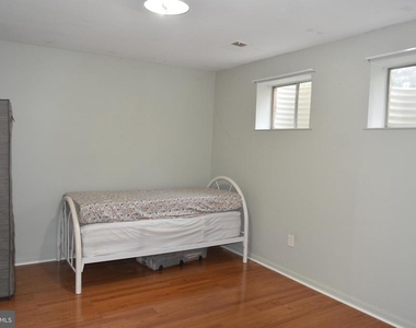 4557 King Edward Court - Photo Thumbnail 18