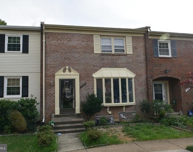 4557 King Edward Court - Photo Thumbnail 1