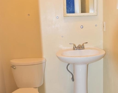 4557 King Edward Court - Photo Thumbnail 27