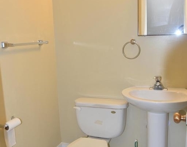 4557 King Edward Court - Photo Thumbnail 19