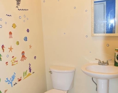 4557 King Edward Court - Photo Thumbnail 15