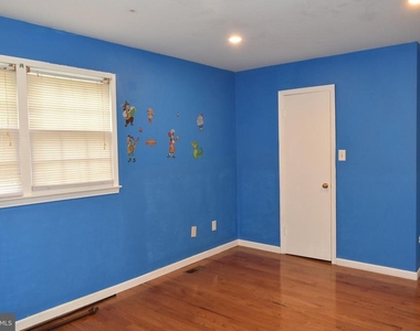 4557 King Edward Court - Photo Thumbnail 28