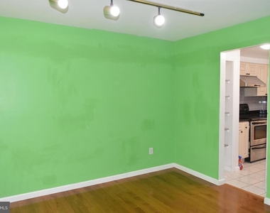 4557 King Edward Court - Photo Thumbnail 13