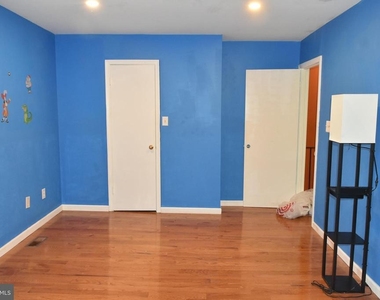 4557 King Edward Court - Photo Thumbnail 29