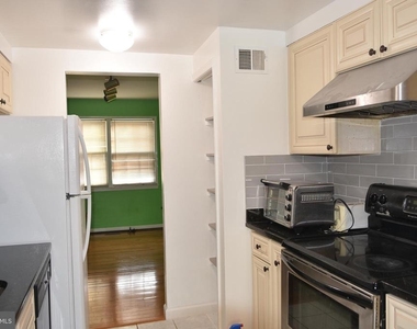 4557 King Edward Court - Photo Thumbnail 11