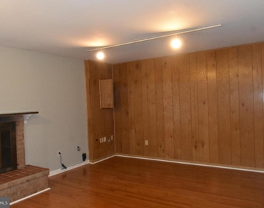 4557 King Edward Court - Photo Thumbnail 23