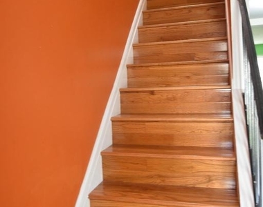 4557 King Edward Court - Photo Thumbnail 3