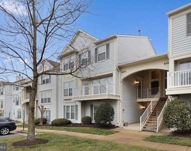 8202 Crossbrook Court - Photo Thumbnail 17