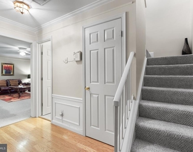 8202 Crossbrook Court - Photo Thumbnail 3
