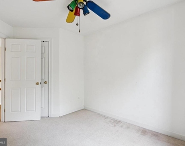 4322 Thomas Brigade Lane - Photo Thumbnail 10