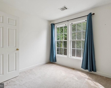 4322 Thomas Brigade Lane - Photo Thumbnail 9