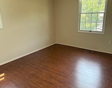 13767 Cabells Mill Drive - Photo Thumbnail 8