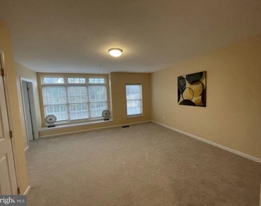 4701 Eggleston Terrace - Photo Thumbnail 8