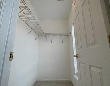 4701 Eggleston Terrace - Photo Thumbnail 11
