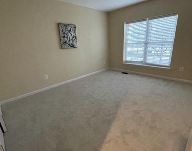 4701 Eggleston Terrace - Photo Thumbnail 15
