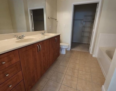 12957 Centre Park Circle - Photo Thumbnail 8