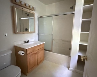 8538 Anderson Avenue - Photo Thumbnail 4