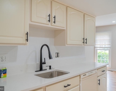 3970 Bradwater Street - Photo Thumbnail 9