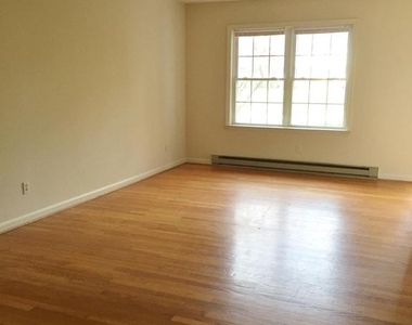 1204 William Street - Photo Thumbnail 3