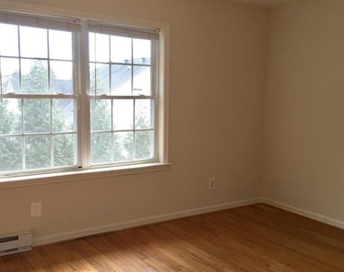 1204 William Street - Photo Thumbnail 9