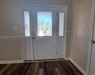 210 Amaret Street - Photo Thumbnail 8