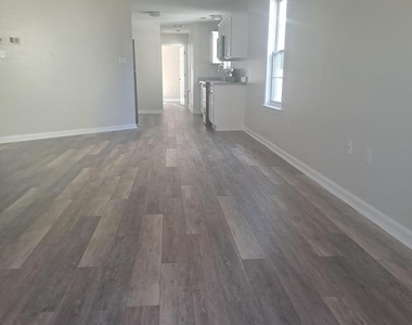 210 Amaret Street - Photo Thumbnail 9