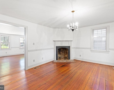 1307 Caroline Street - Photo Thumbnail 9