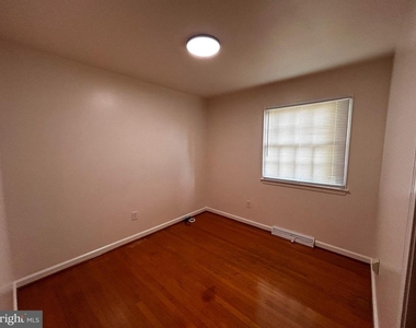 525 Azalea Street - Photo Thumbnail 10