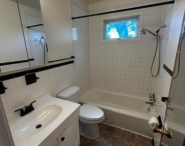 525 Azalea Street - Photo Thumbnail 11