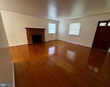 525 Azalea Street - Photo Thumbnail 2