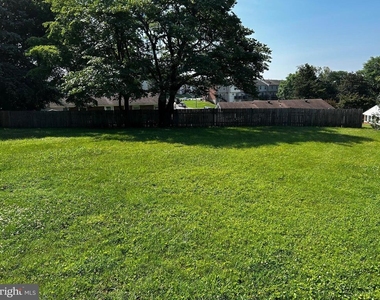 525 Azalea Street - Photo Thumbnail 21