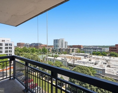 801 N Pitt Street - Photo Thumbnail 14