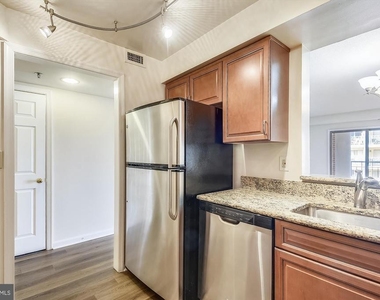 610 N West Street - Photo Thumbnail 3