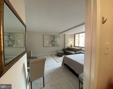 1011 Arlington Boulevard - Photo Thumbnail 7