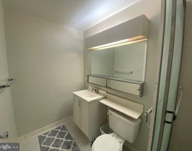 1011 Arlington Boulevard - Photo Thumbnail 11