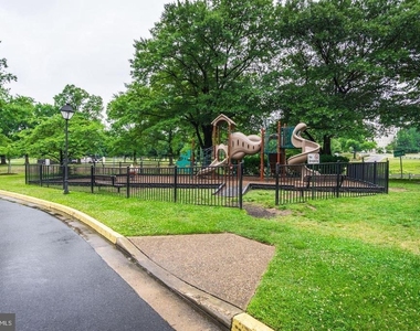 1011 Arlington Boulevard - Photo Thumbnail 22