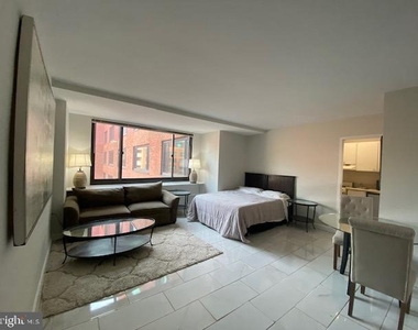 1011 Arlington Boulevard - Photo Thumbnail 4