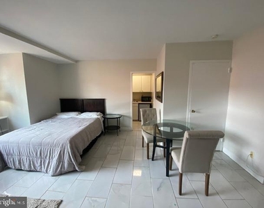 1011 Arlington Boulevard - Photo Thumbnail 5
