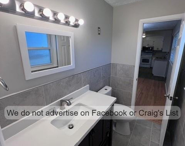 219 N Ingleside Drive - Photo Thumbnail 11