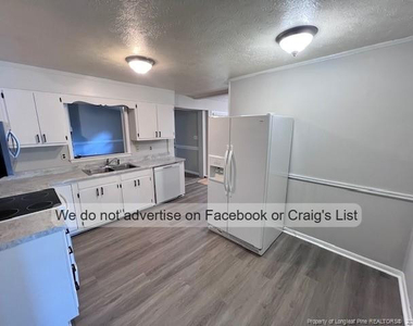 219 N Ingleside Drive - Photo Thumbnail 2