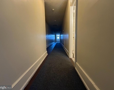 132 W Market Street - Photo Thumbnail 4