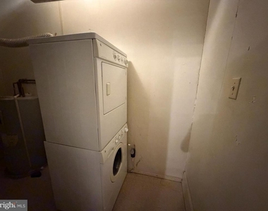 132 W Market Street - Photo Thumbnail 9